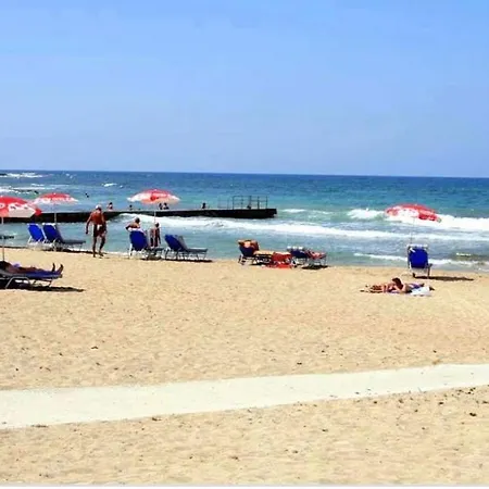Apartment Queens Garden Walking Distance To The Paphos