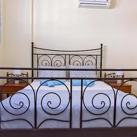 Apartment Queens Garden Walking Distance To The