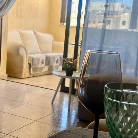 Apartment Queens Garden Walking Distance To The