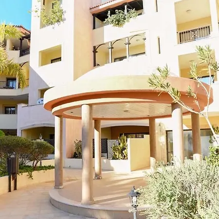 Queens Garden Walking Distance To The * Paphos